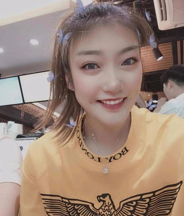 章子怡一袭深V美裙惊艳十足，梁朝伟则顶着板寸新发型现身，超级抢眼，全 梁朝伟 2020-12-18 梁朝伟 2021-11-24 梁朝伟 2021-03-29 刘嘉玲力挺梁朝伟争夺金马 郭富城谈落选不遗憾 2013-10-12 香港，10月11日，郭富城、刘嘉玲、林忆莲等明星出席某时尚杂志25周年庆祝派对。