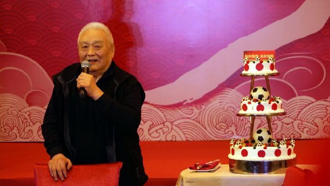 照片中小土豆笑 鬼马性感！